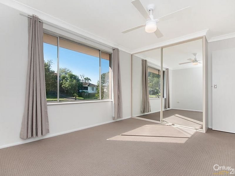 13 Lock Avenue, Springfield NSW 2250