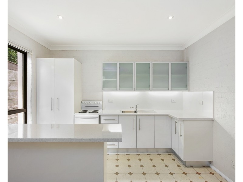 2/5 Palmgrove Place, North Avoca NSW 2260