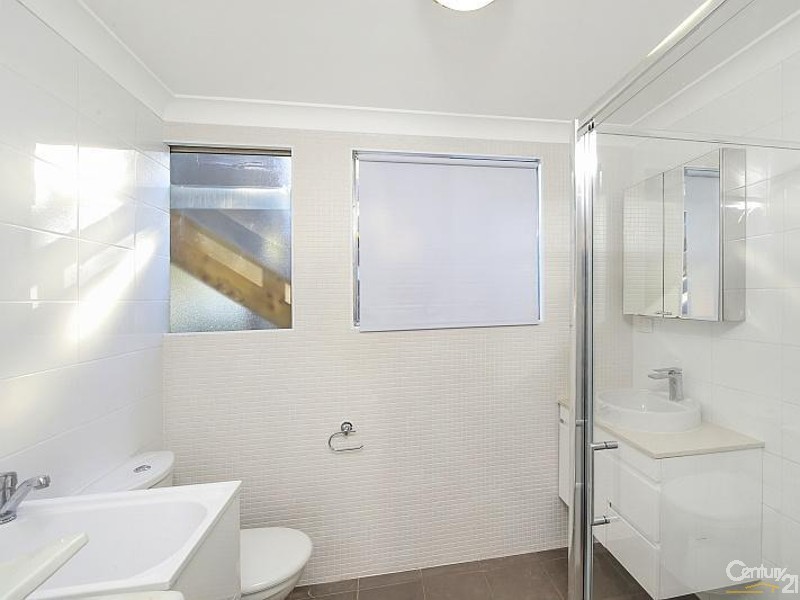 2A Grevillea Crescent, Berkeley Vale NSW 2261