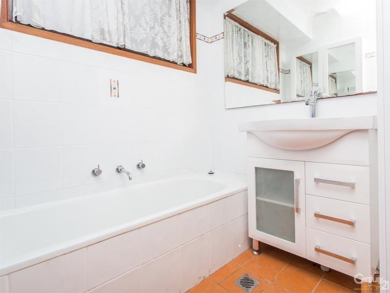 4  Kent Street, Niagara Park NSW 2250