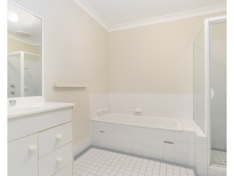 11B Castlereagh Crescent, Bateau Bay NSW 2261