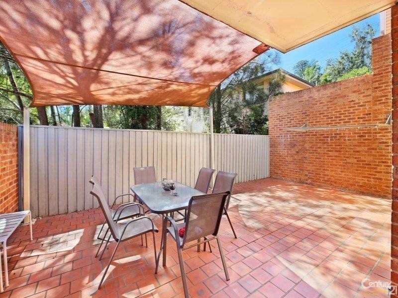 2/4 Woolunga  Avenue, Terrigal NSW 2260