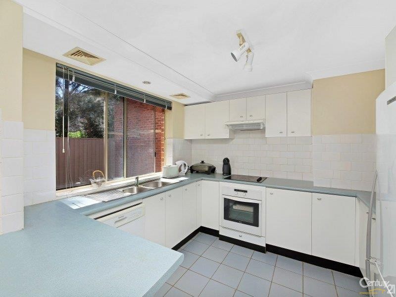 2/4 Woolunga  Avenue, Terrigal NSW 2260