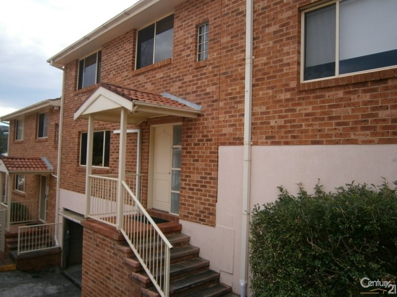 2/4 Woolunga  Avenue, Terrigal NSW 2260