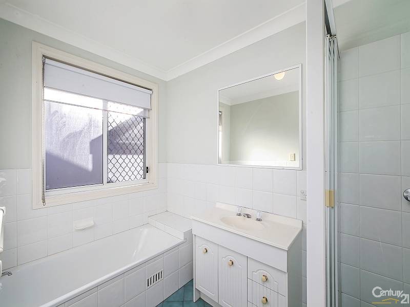 1/17 Gladys Manley Avenue, Kincumber NSW 2251