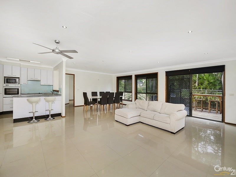 4  Tania Drive, Point Clare NSW 2250