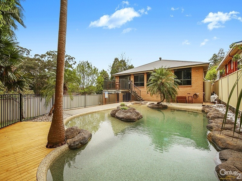 4  Tania Drive, Point Clare NSW 2250