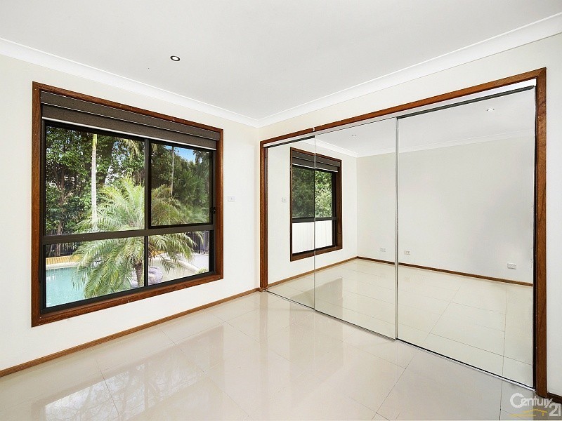 4  Tania Drive, Point Clare NSW 2250