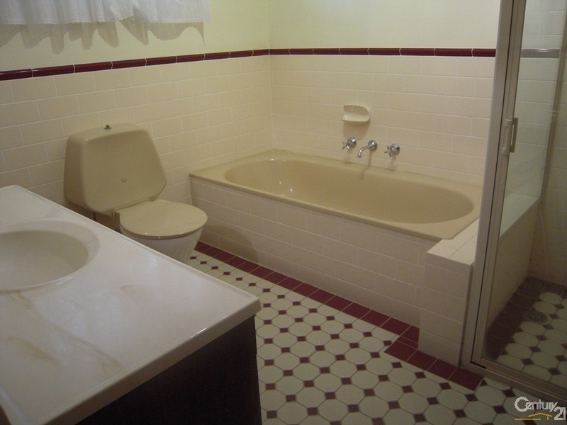 7 Rugby Close, Wyoming NSW 2250