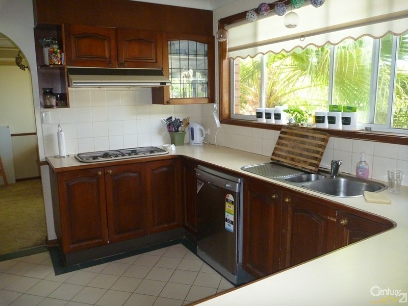 7 Rugby Close, Wyoming NSW 2250