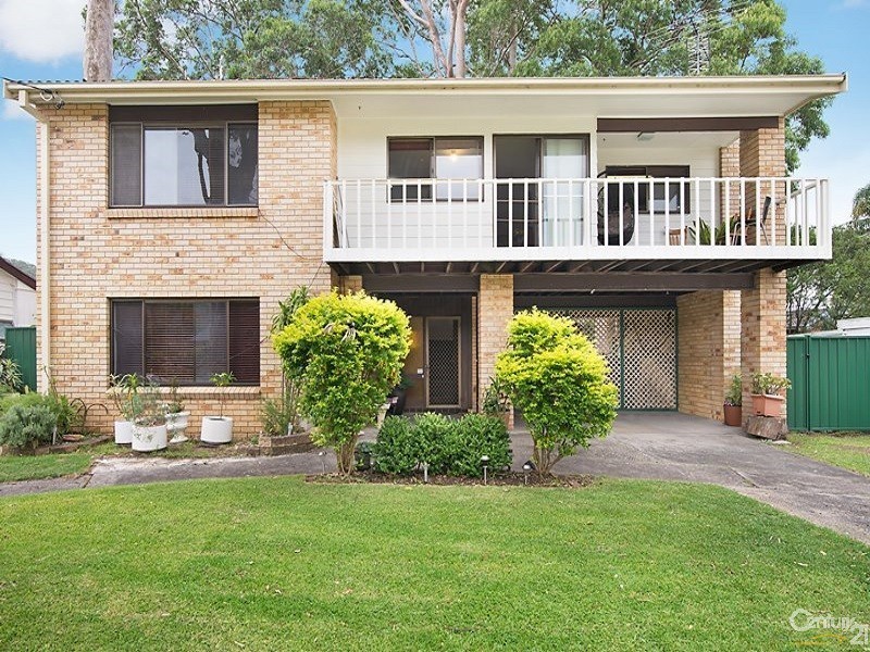11 Kulara Avenue, West Gosford NSW 2250