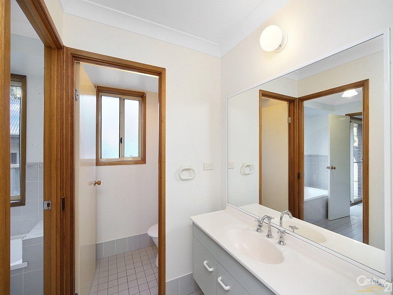 14 Ferntree Close, Wyoming NSW 2250