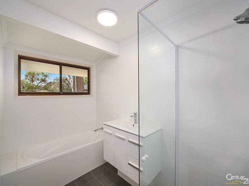 11 Kulara Avenue, West Gosford NSW 2250