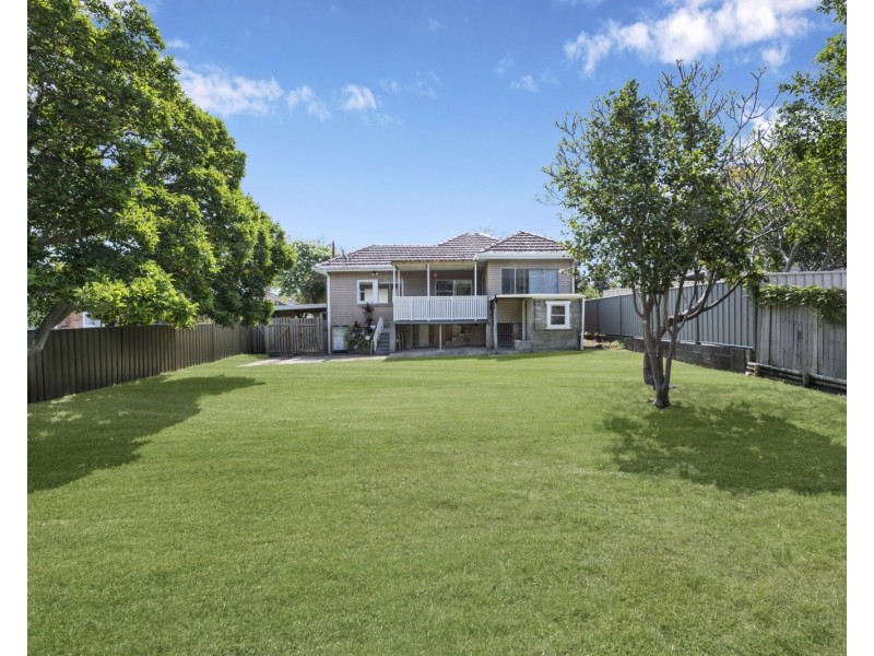 33 Frederick Street, East Gosford NSW 2250