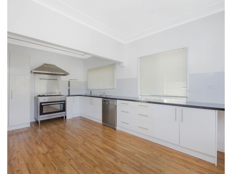 33 Frederick Street, East Gosford NSW 2250