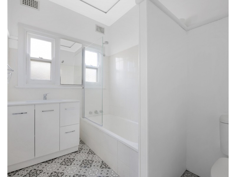 33 Frederick Street, East Gosford NSW 2250