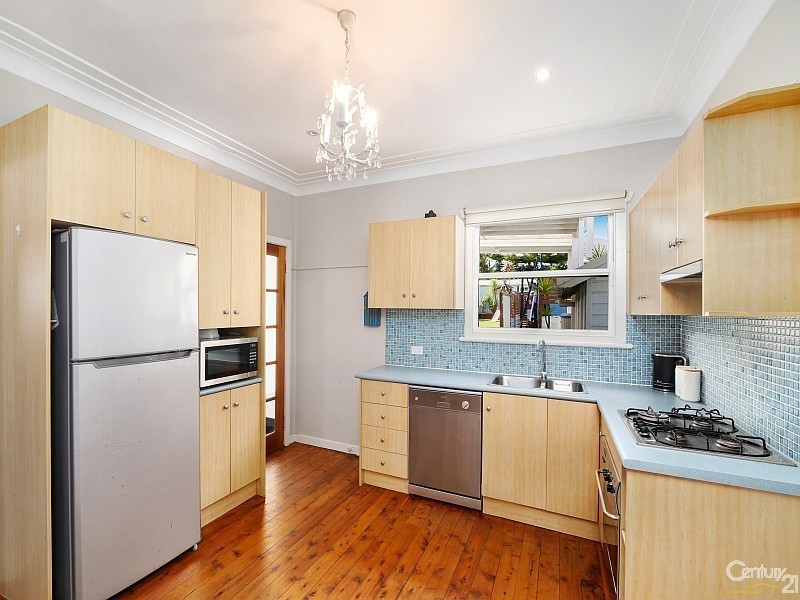 696 The Entrance Road, Bateau Bay NSW 2261