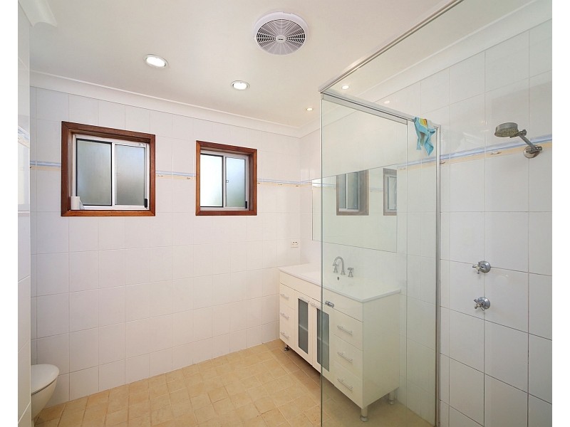 24 Renown Street, Wamberal NSW 2260