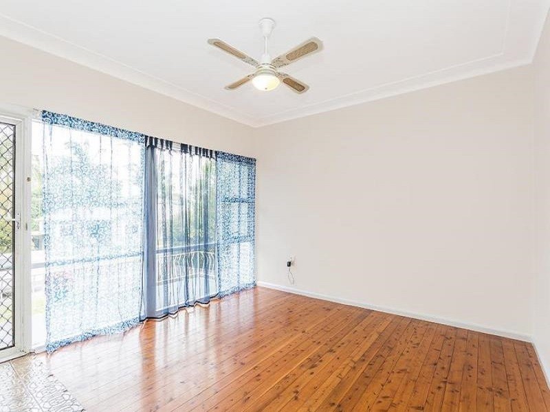 90 Wells Street, East Gosford NSW 2250