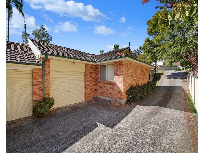 1/235 Avoca Drive, Green Point NSW 2251