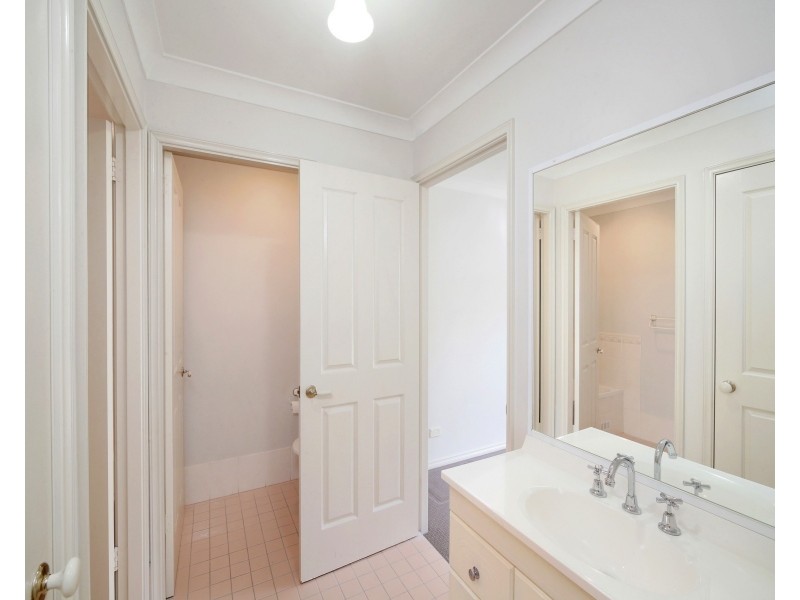 1/235 Avoca Drive, Green Point NSW 2251