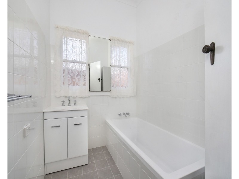 16 Pacific Highway, Ourimbah NSW 2258