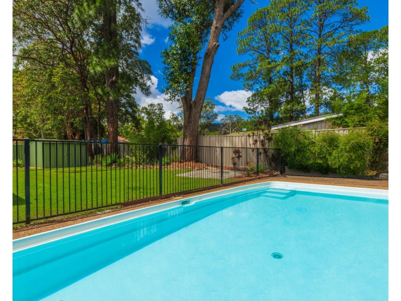 7 Bayline Drive, Point Clare NSW 2250