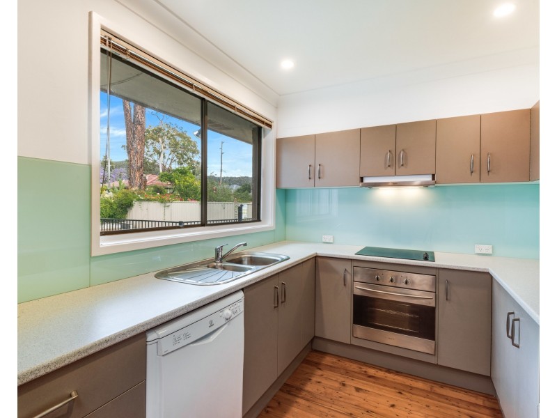 7 Bayline Drive, Point Clare NSW 2250