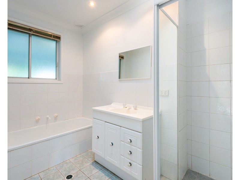 7 Bayline Drive, Point Clare NSW 2250