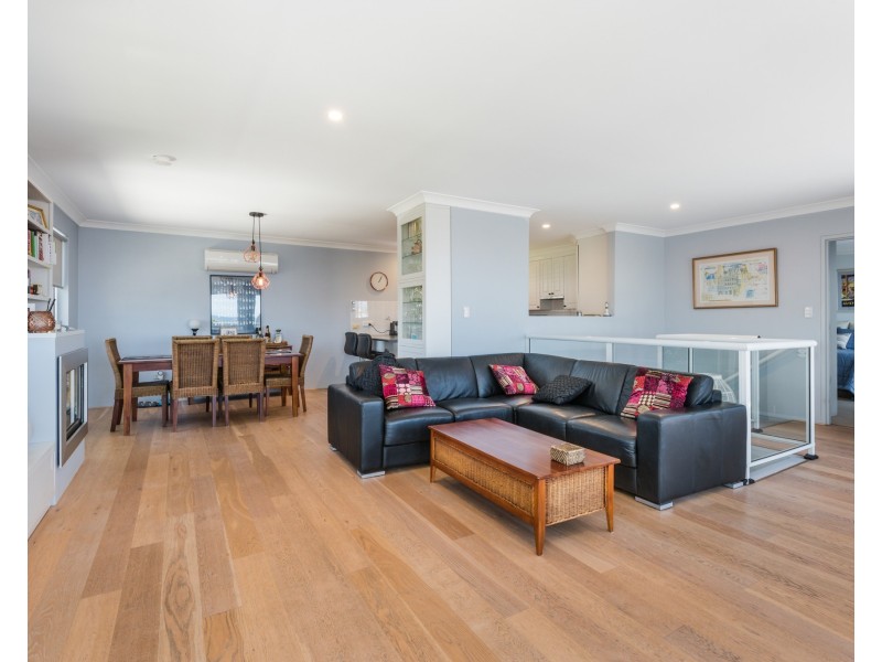 2/6 Prince Street, Wamberal NSW 2260