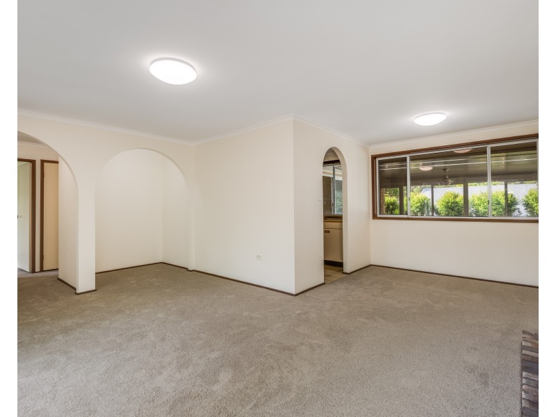 16 Highland Road, Green Point NSW 2251