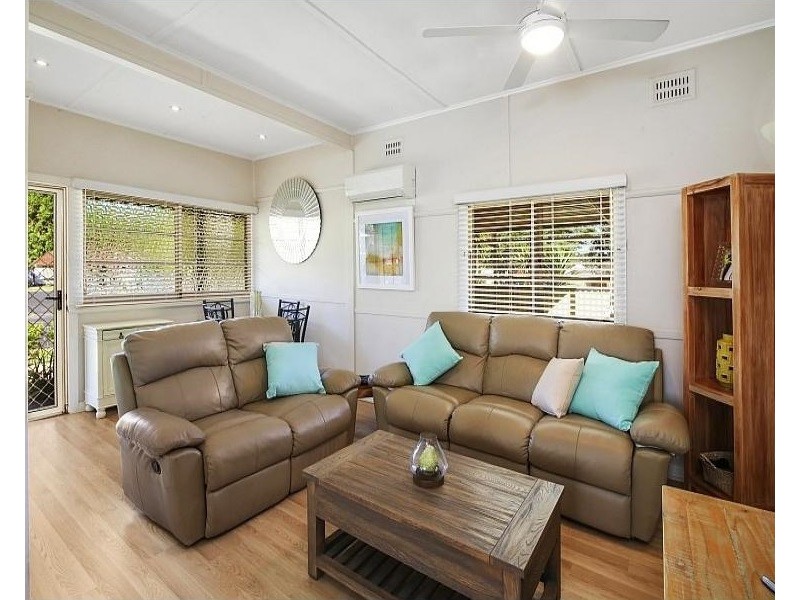 3 Lionel Parade, Springfield NSW 2250