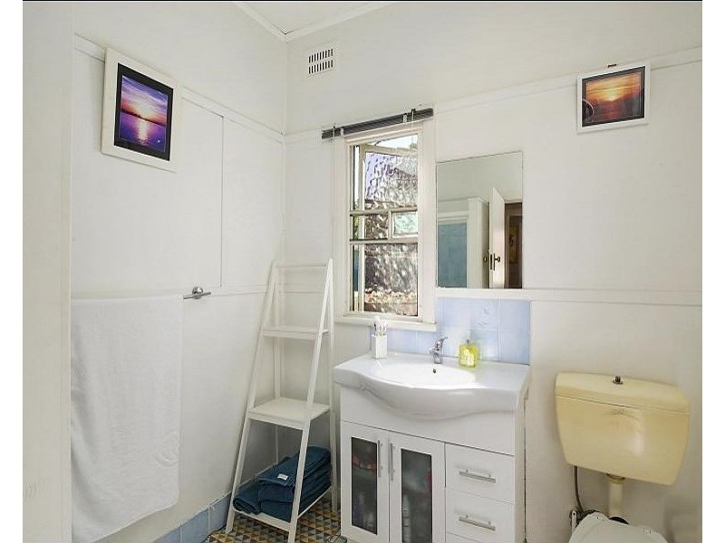 3 Lionel Parade, Springfield NSW 2250