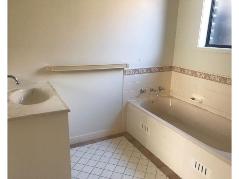 2/32 Treeview Place, Mardi NSW 2259