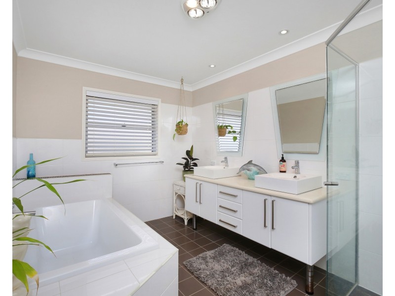 92 Coolawin Circle, Narara NSW 2250