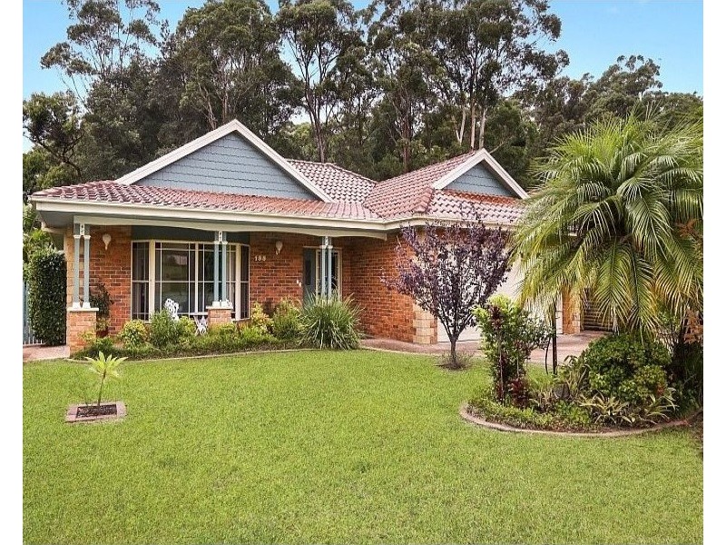 135 James Sea Drive, Green Point NSW 2251