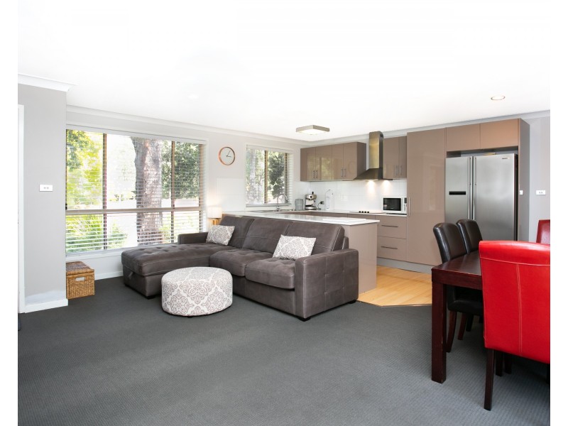 2/6 Bulli Place, Glenning Valley NSW 2261