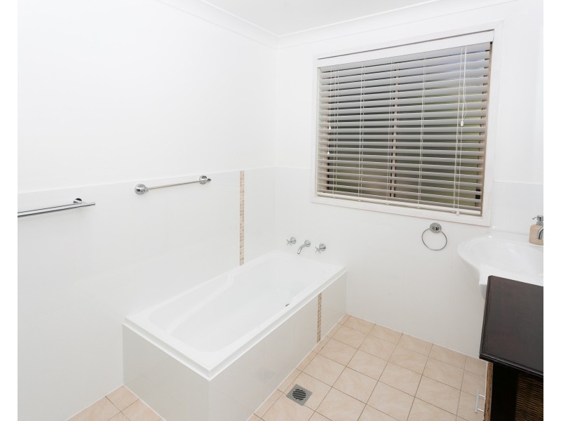 2/6 Bulli Place, Glenning Valley NSW 2261