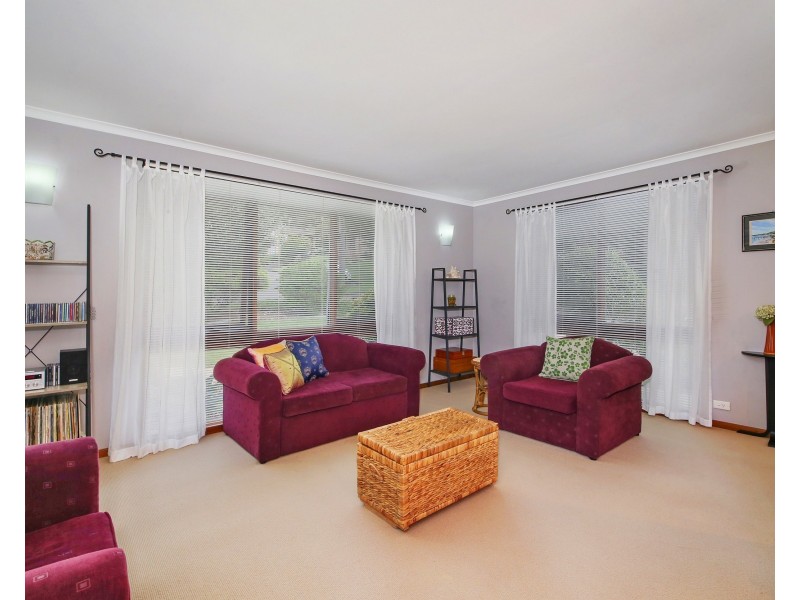 10 Camden Close, Point Clare NSW 2250