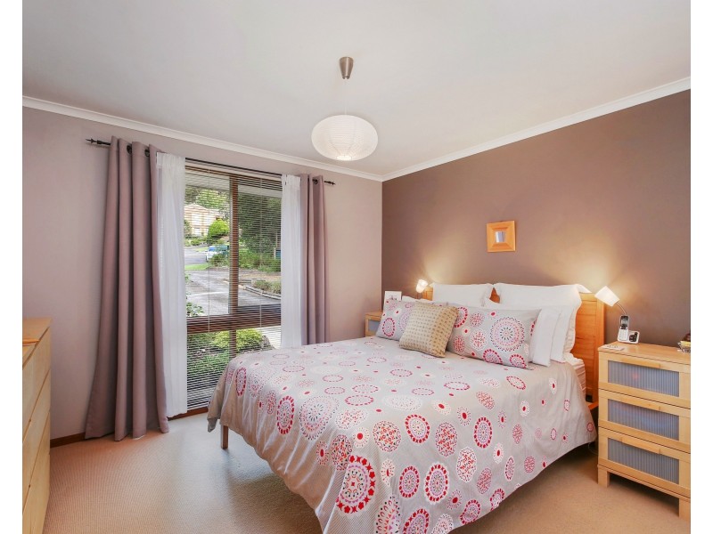 10 Camden Close, Point Clare NSW 2250
