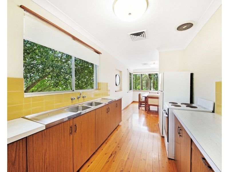 1 Malison Street, Wyoming NSW 2250