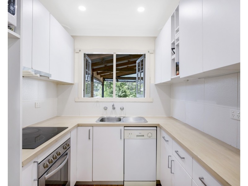 4 Toorak Avenue, Erina NSW 2250