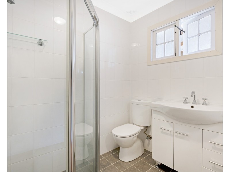 4 Toorak Avenue, Erina NSW 2250