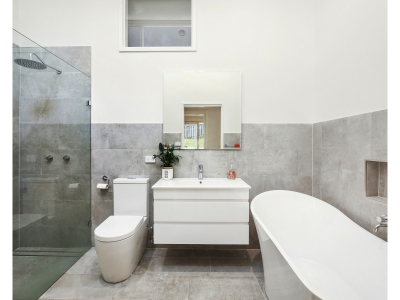 7 Derwyn Close, North Gosford NSW 2250