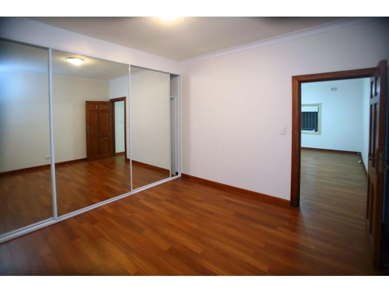 1/4 Abergeldie Street, Dulwich Hill NSW 2203