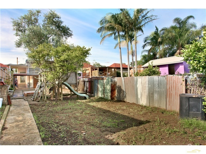 16  Beach Road, Dulwich Hill NSW 2203