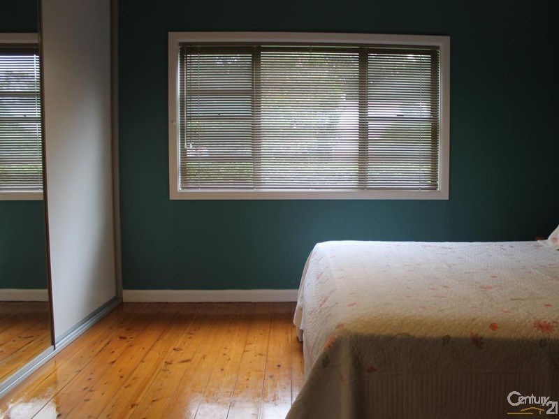 7 Ecole Street, Carlton NSW 2218