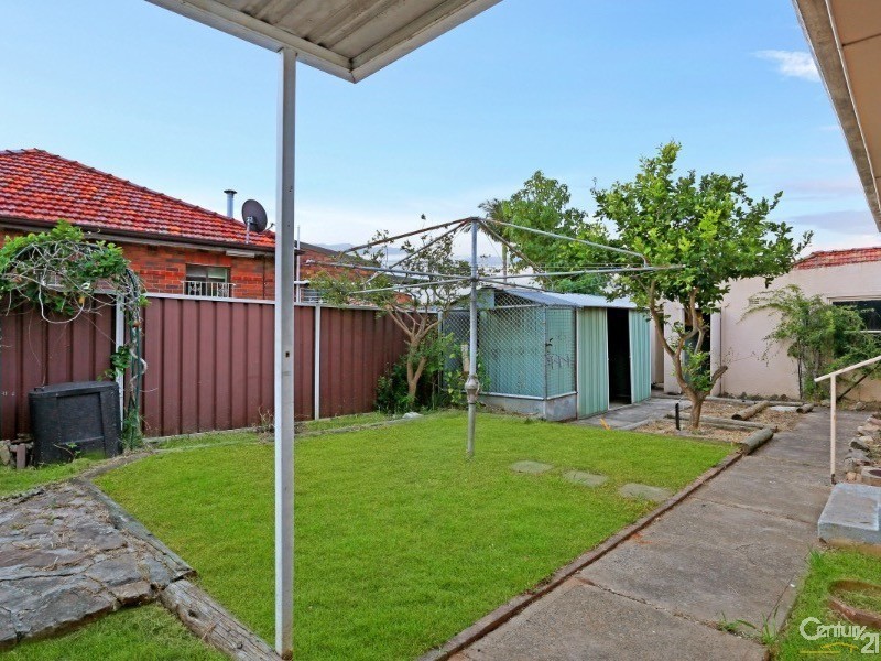 13 Moondani Road, Beverly Hills NSW 2209