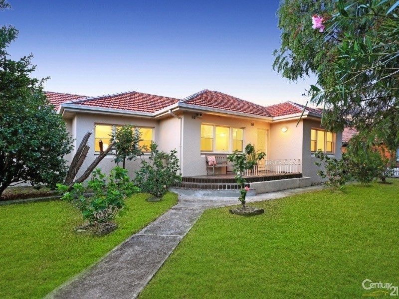 13 Moondani Road, Beverly Hills NSW 2209