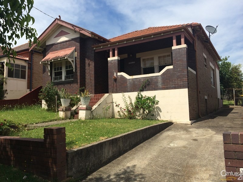 13 Cronulla Street, Carlton NSW 2218